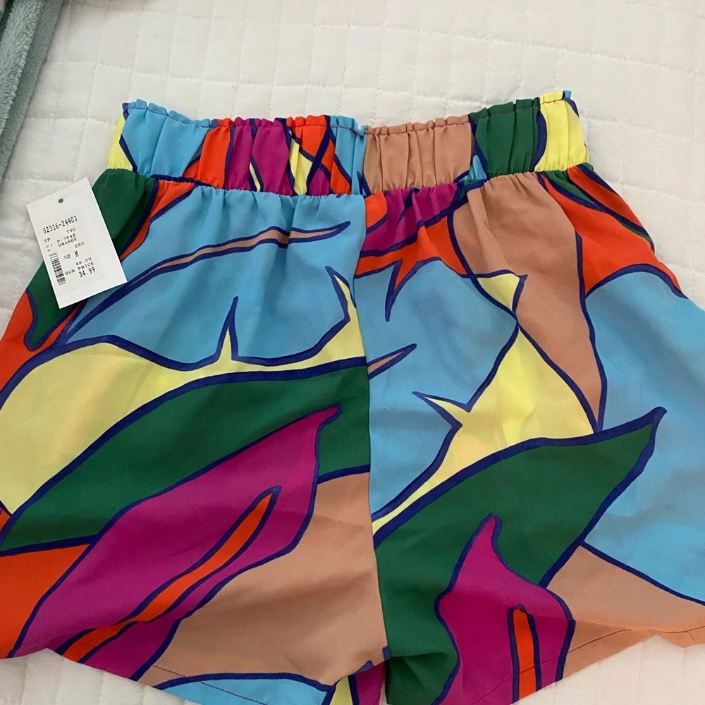 Colorful shorts - Picture 2 of 2